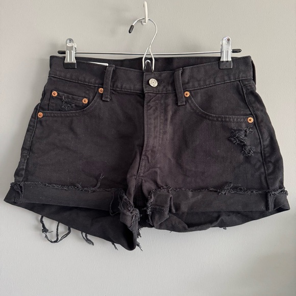 NWOT Gap Women’s Distressed Low Stride Short in Black Denim, Size 0 / 25 - Picture 1 of 4